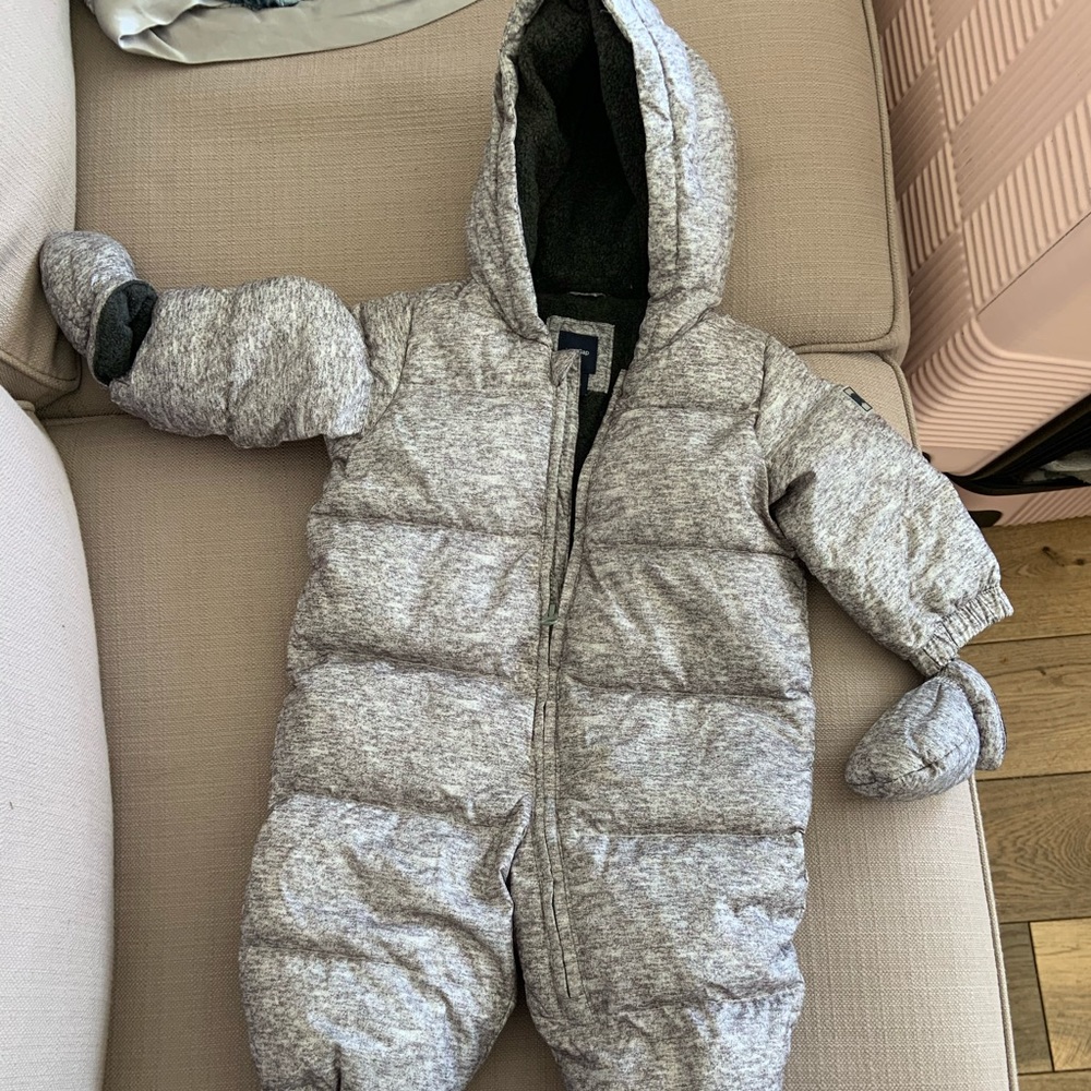 Worn once baby toddler snow suit. Excellent condition.